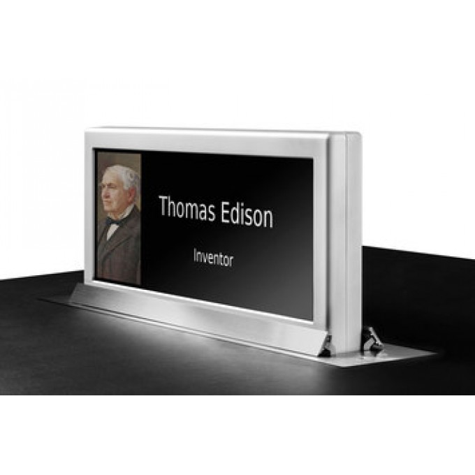 Широкоформатный сдвоенный монитор 19", моторизованный, вертикальный подъем, включает два встроенных ПК. Из цельного алюминия с анодированной отделкой и крышкой для стола из полированной нержавеющей стали ARTHUR HOLM BXODYI"":-""HE BXODYI